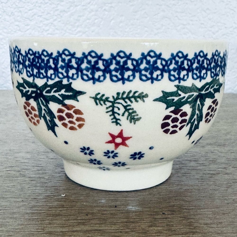 Boleslawiec Polish Pottery Christmas Holly Pinecones Serving Bowl Dish